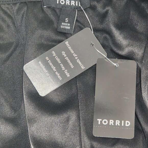 TORRID LINEN HI WAISTED MINI SKIRT | 17726096 | PLUS 5X | BLACK - Picture 5 of 6